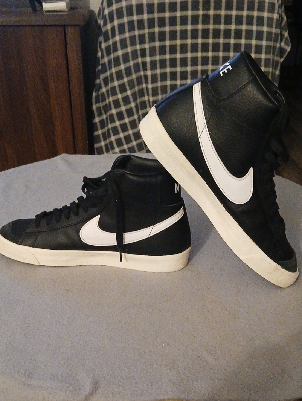 Nike Black and White High-Top Sneakers with Orange Swoosh - Picture 14 of 16